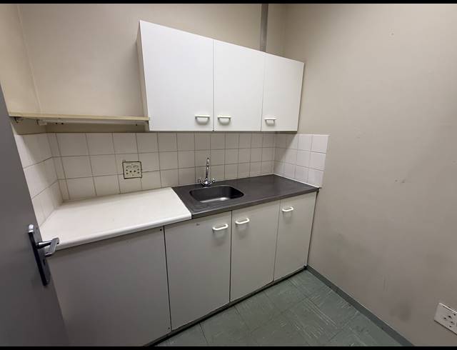 313M² OFFICE TO LET IN RIVIERA